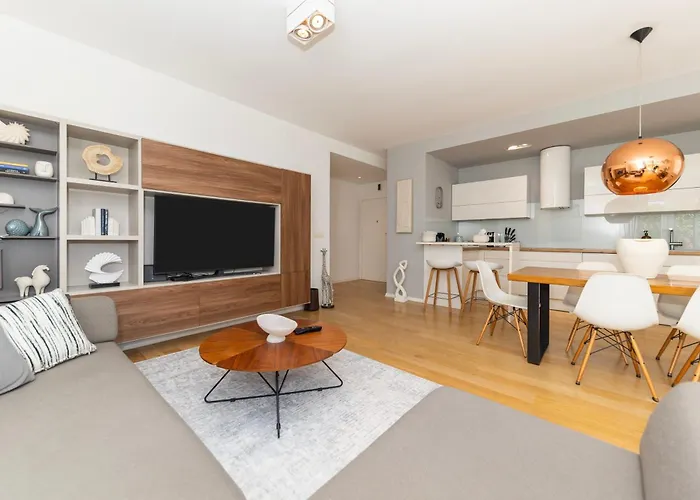 Apartment Premium Garden Escape By Belmont Realty *