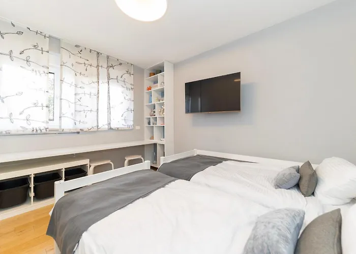 Premium Garden Escape By Belmont Realty Apartment