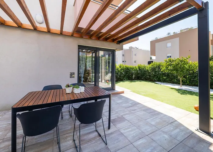 Premium Garden Escape By Belmont Realty Apartment Zadar
