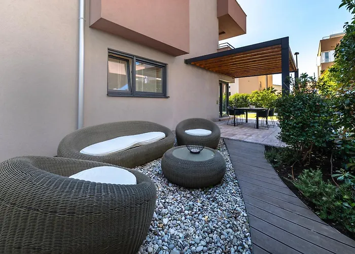 Premium Garden Escape By Belmont Realty Apartment