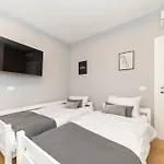 Premium Garden Escape By Belmont Realty Appartement *