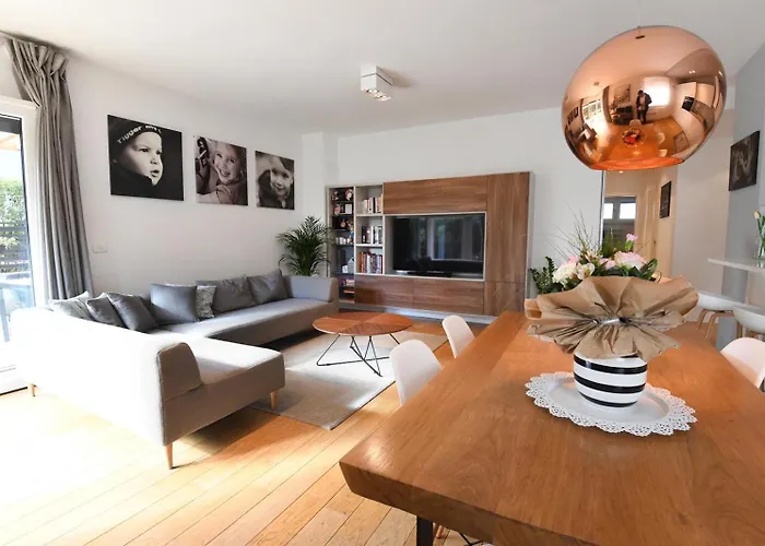 Apartment Premium Garden Escape By Belmont Realty *