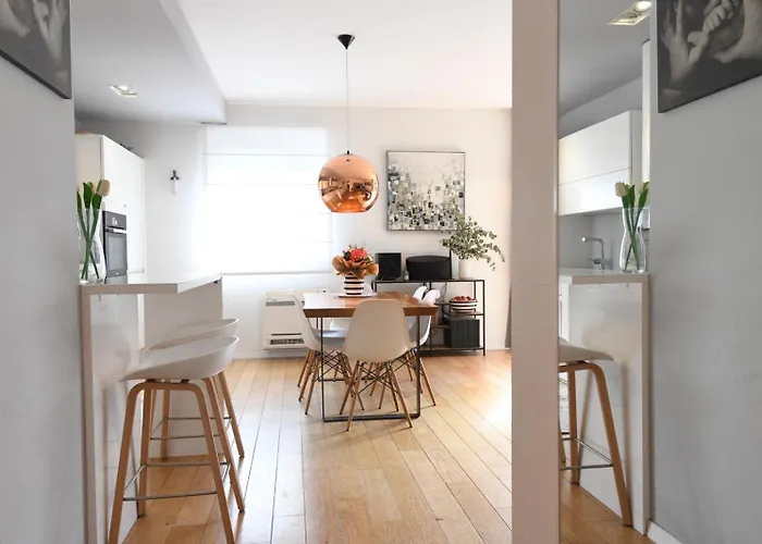 Premium Garden Escape By Belmont Realty Apartment