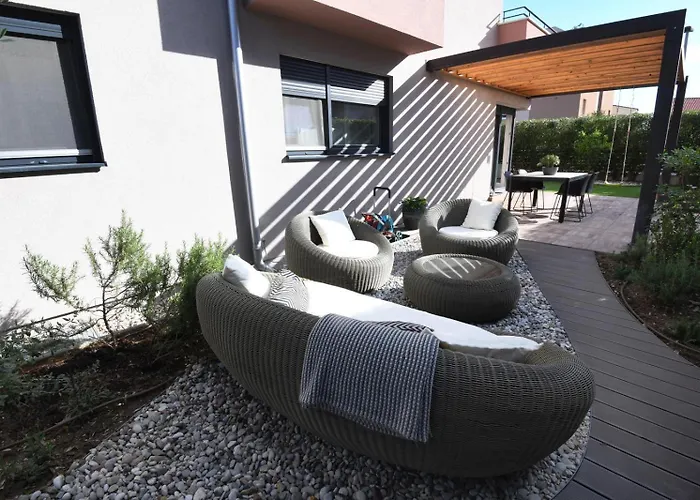 Premium Garden Escape By Belmont Realty Zadar