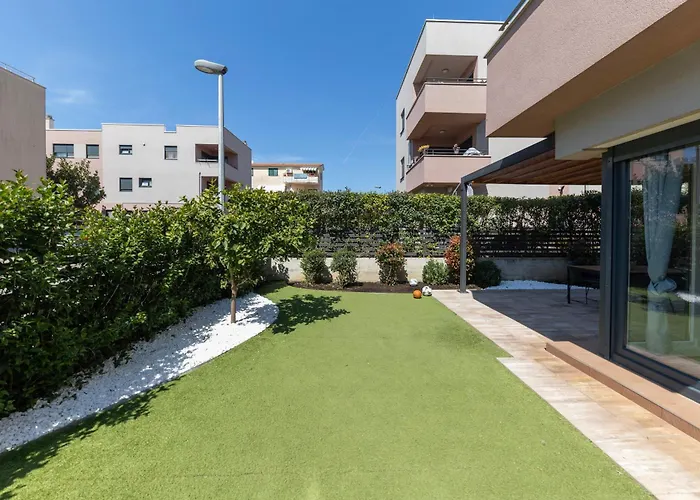Premium Garden Escape By Belmont Realty زادار