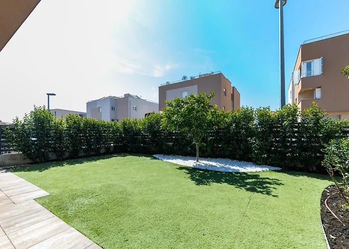 Premium Garden Escape By Belmont Realty * زادار